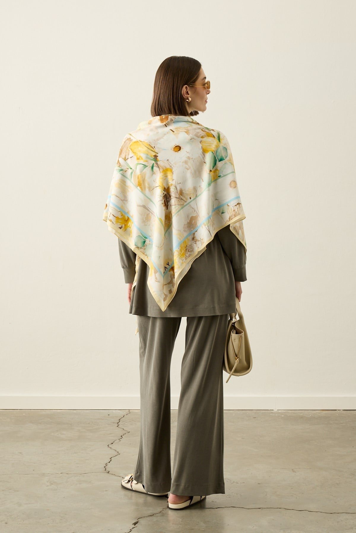 Serene Scarf – Sun-Kissed Floral