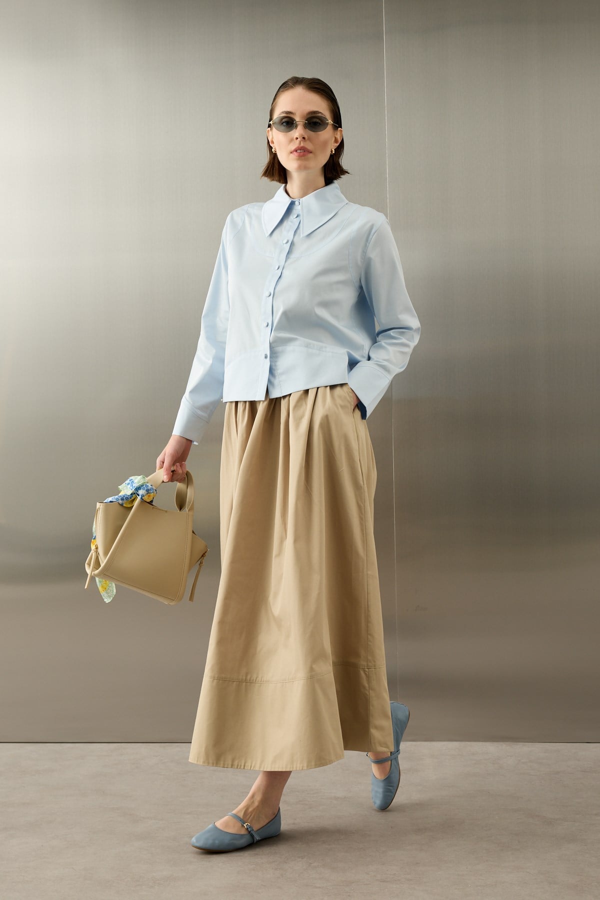 Elara Skirt – Warm Sand Gabardine